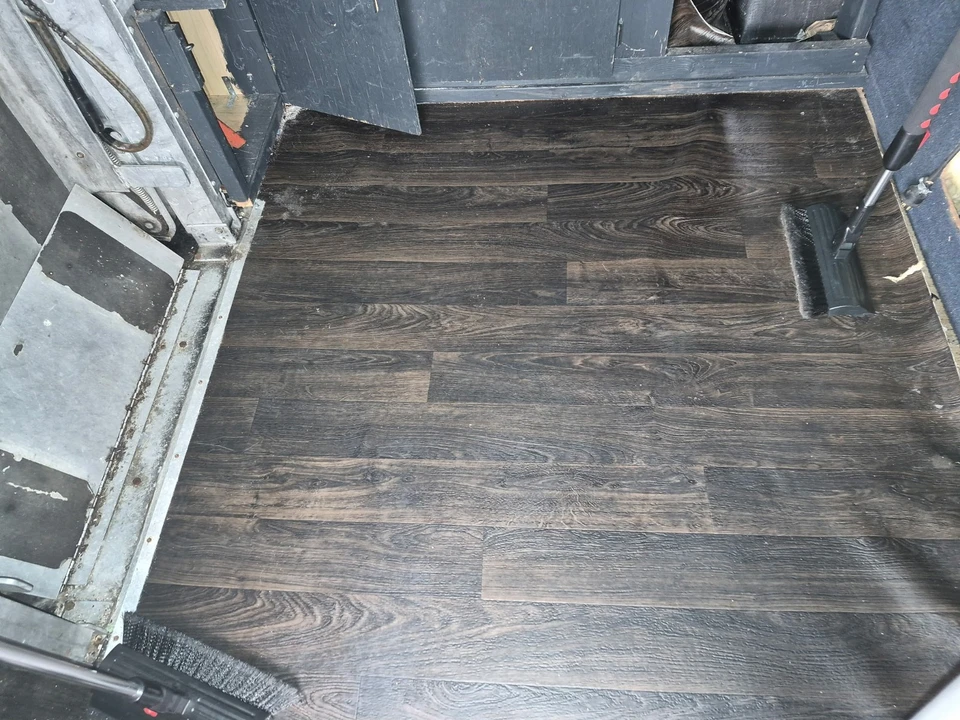 1997 Dodge Ram Van - Image 17 of 24