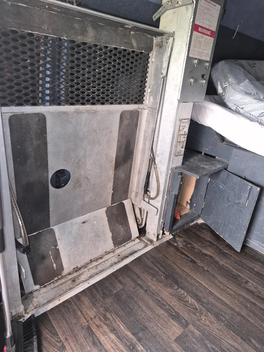 1997 Dodge Ram Van - Image 18 of 24