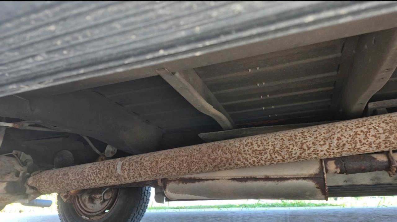 1997 Dodge Ram Van - Image 16 of 24