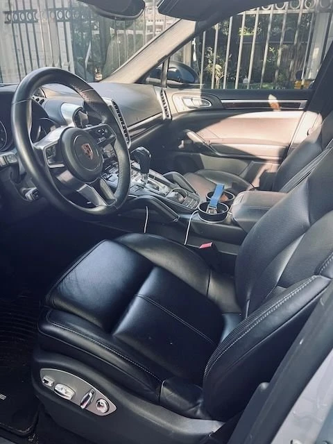 2018 Porsche 958 Cayenne - Image 7 of 23