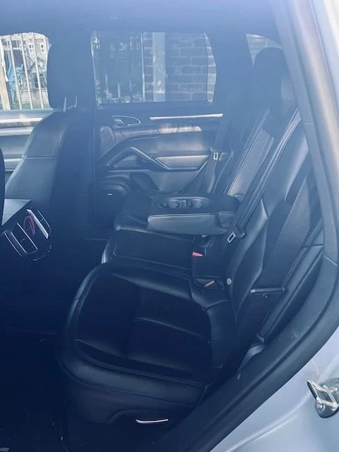 2018 Porsche 958 Cayenne - Image 9 of 23