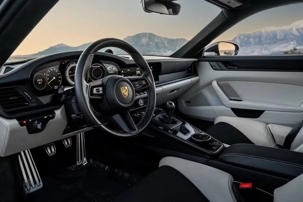 2023 Porsche 992 GT3 Touring - Image 4 of 5