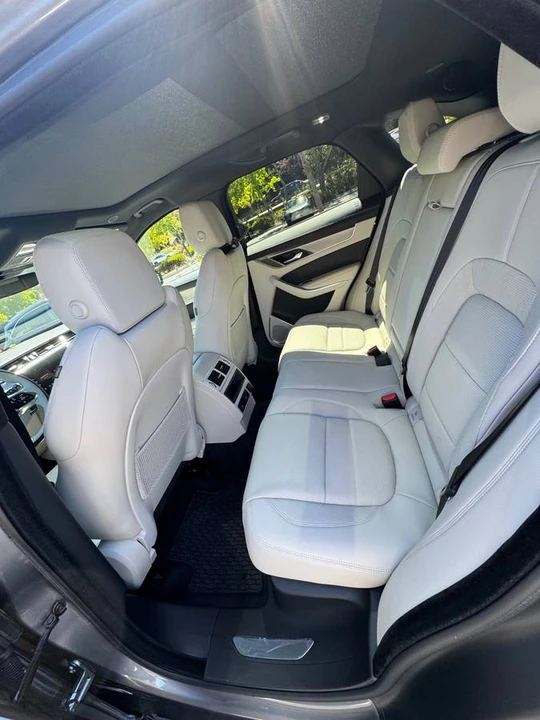 2024 Jaguar F-Pace - Image 14 of 15