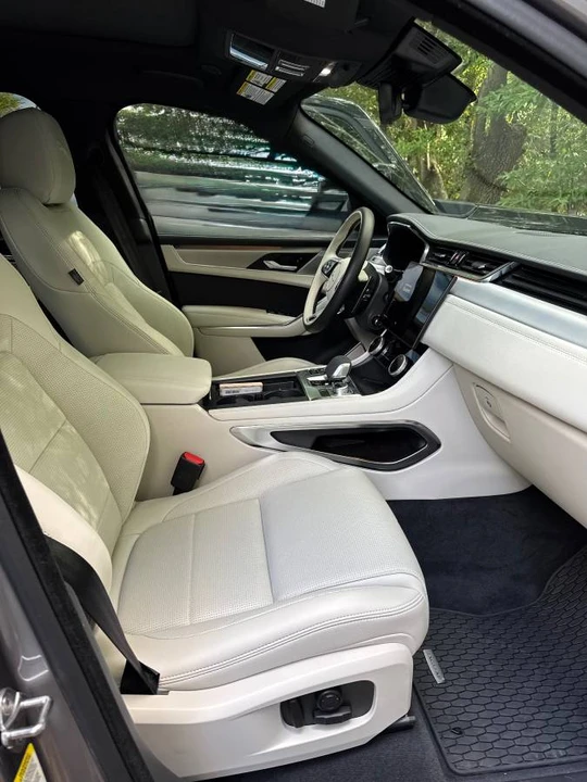 2024 Jaguar F-Pace - Image 12 of 15