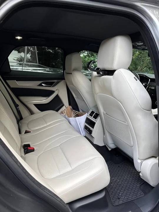 2024 Jaguar F-Pace - Image 13 of 15