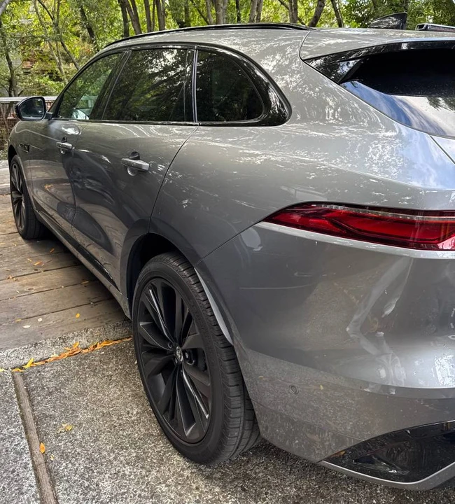 2024 Jaguar F-Pace - Image 5 of 15