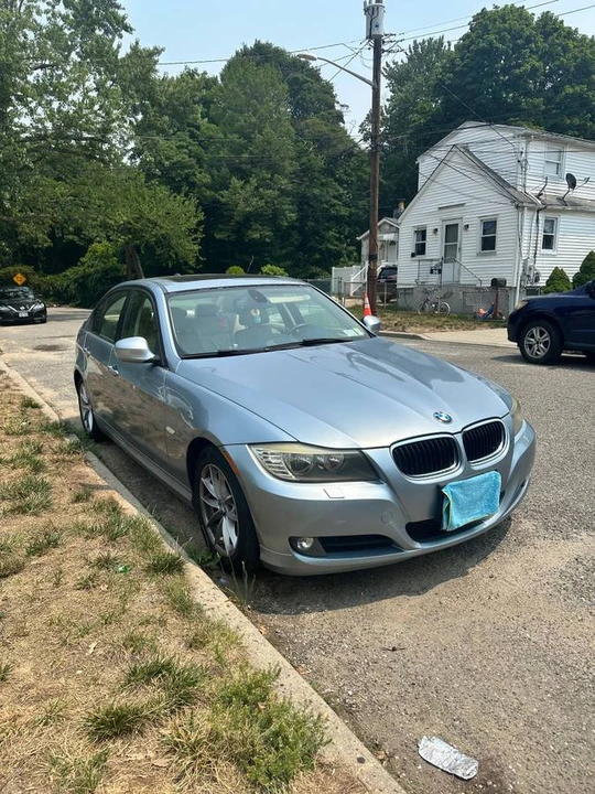 2010 BMW E90 3 Series Sedan - Image 2 of 13