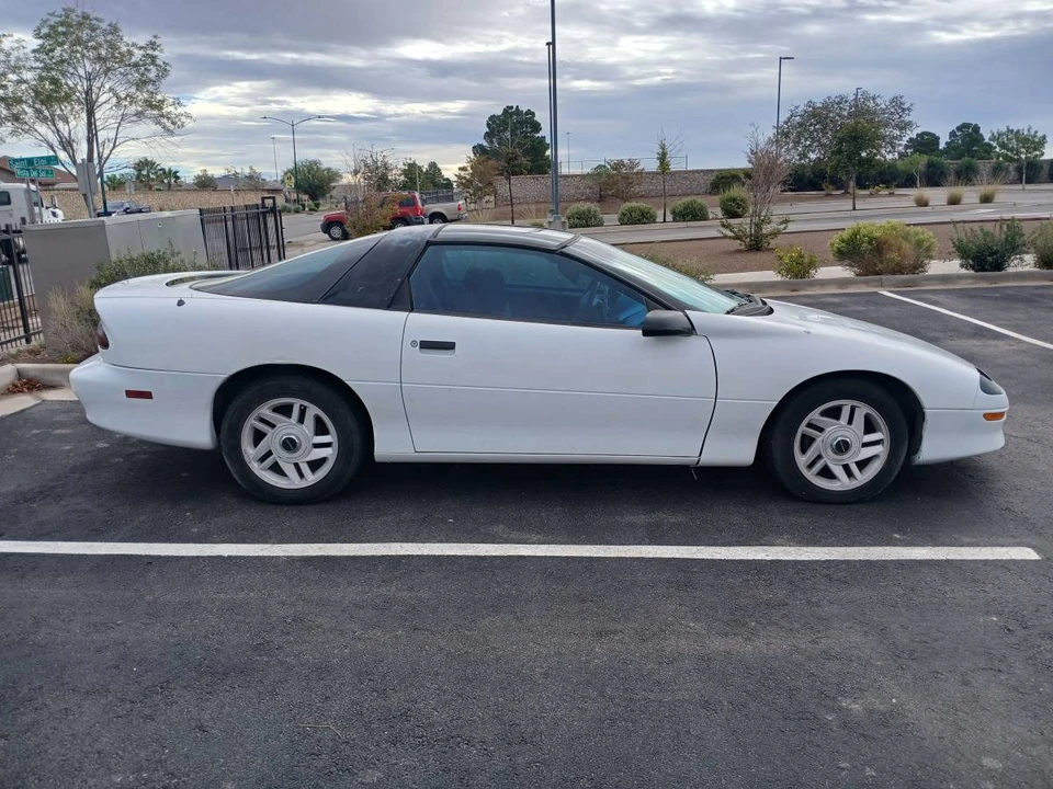 1995 Chevrolet Camaro 4th Gen - Image 4 of 6