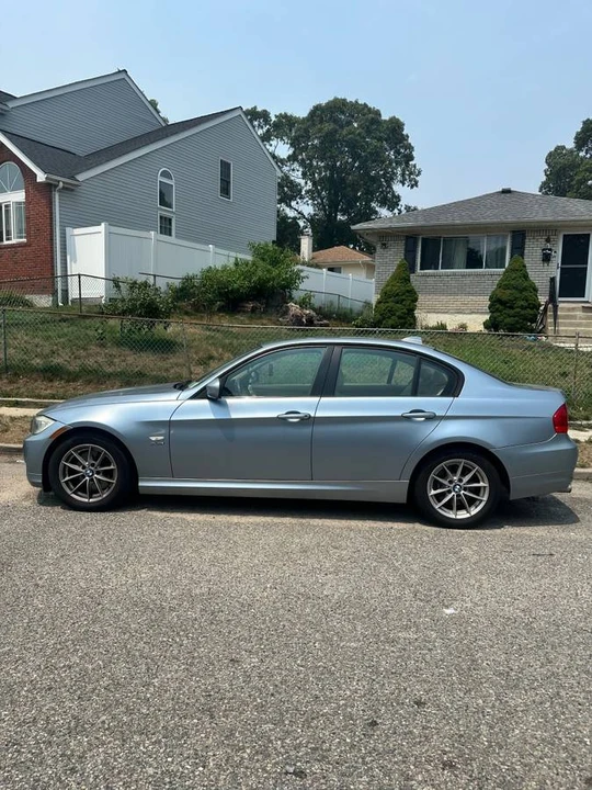 2010 BMW E90 3 Series Sedan - Image 5 of 13
