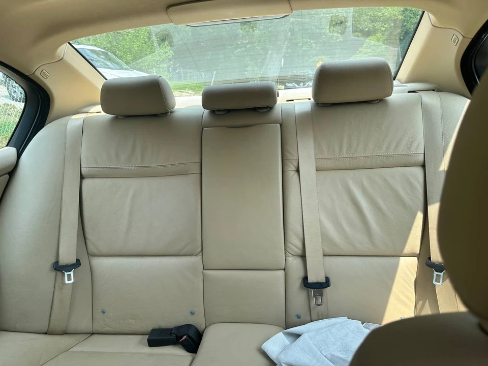 2010 BMW E90 3 Series Sedan - Image 12 of 13