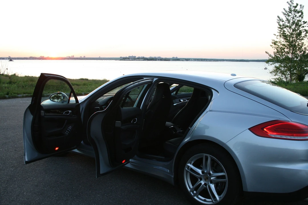 2014 Porsche 970 Panamera - Image 14 of 19