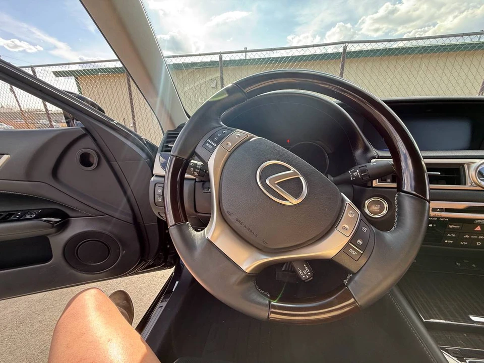 2014 Lexus GS 4th Gen - Image 11 of 12