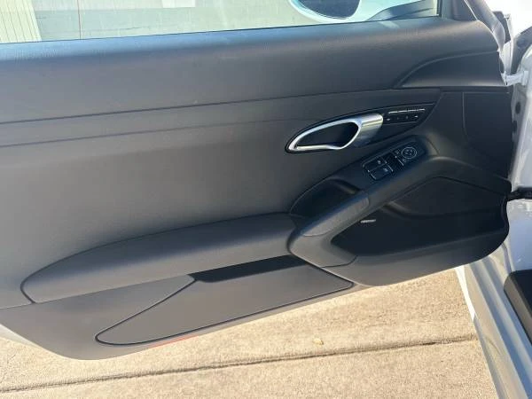 Porsche 718 Cayman - Image 14 of 21