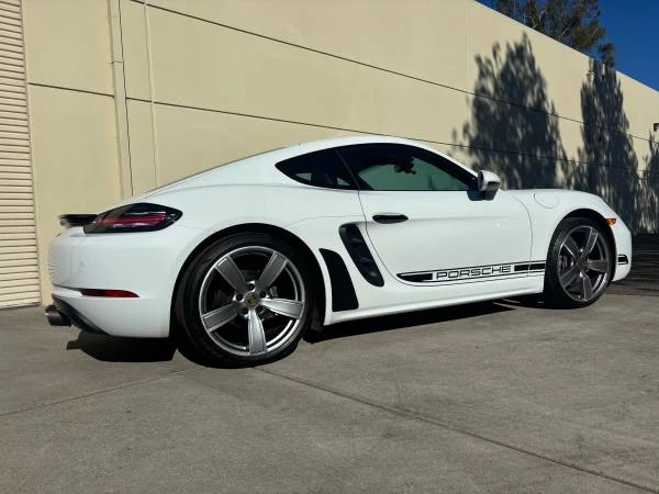 Porsche 718 Cayman - Image 9 of 21