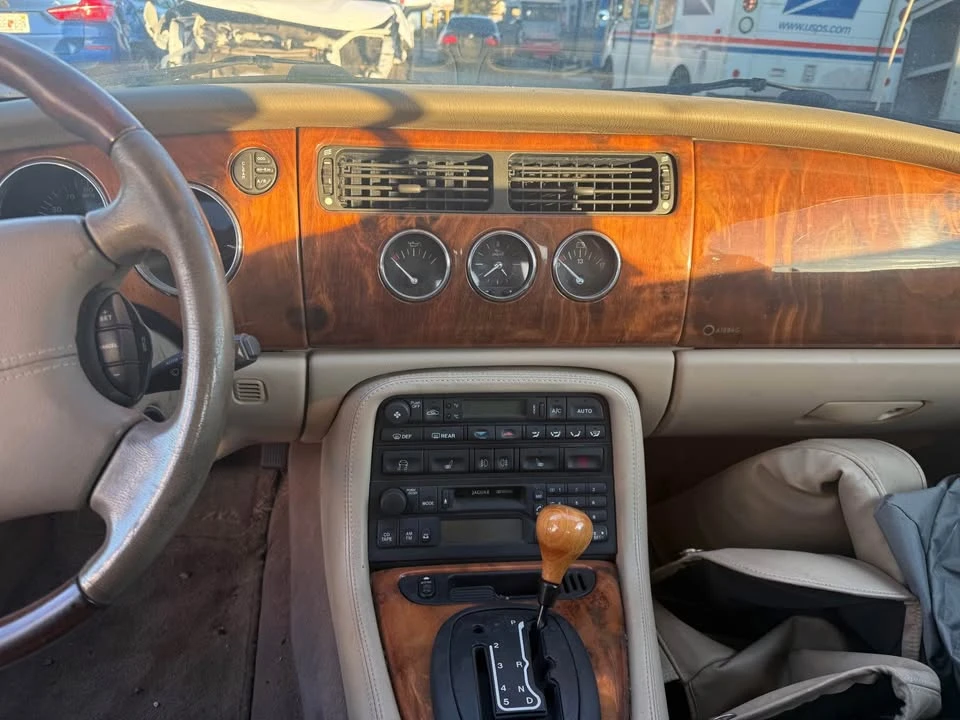 2003 Jaguar XK - Image 5 of 10