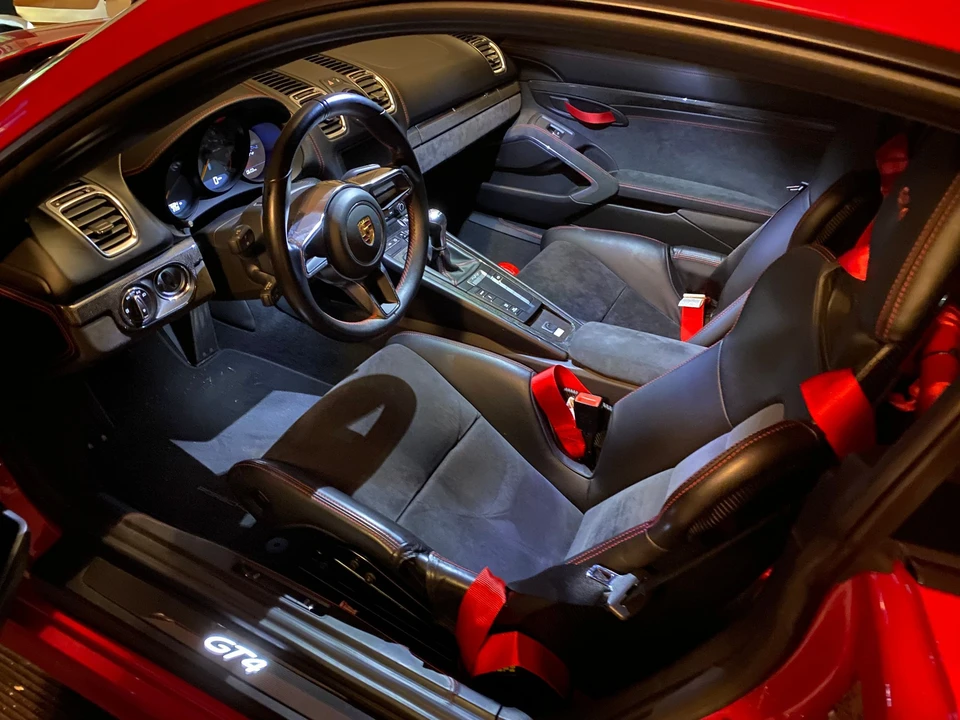 2016 Porsche 981 Cayman GT4 - Image 2 of 10
