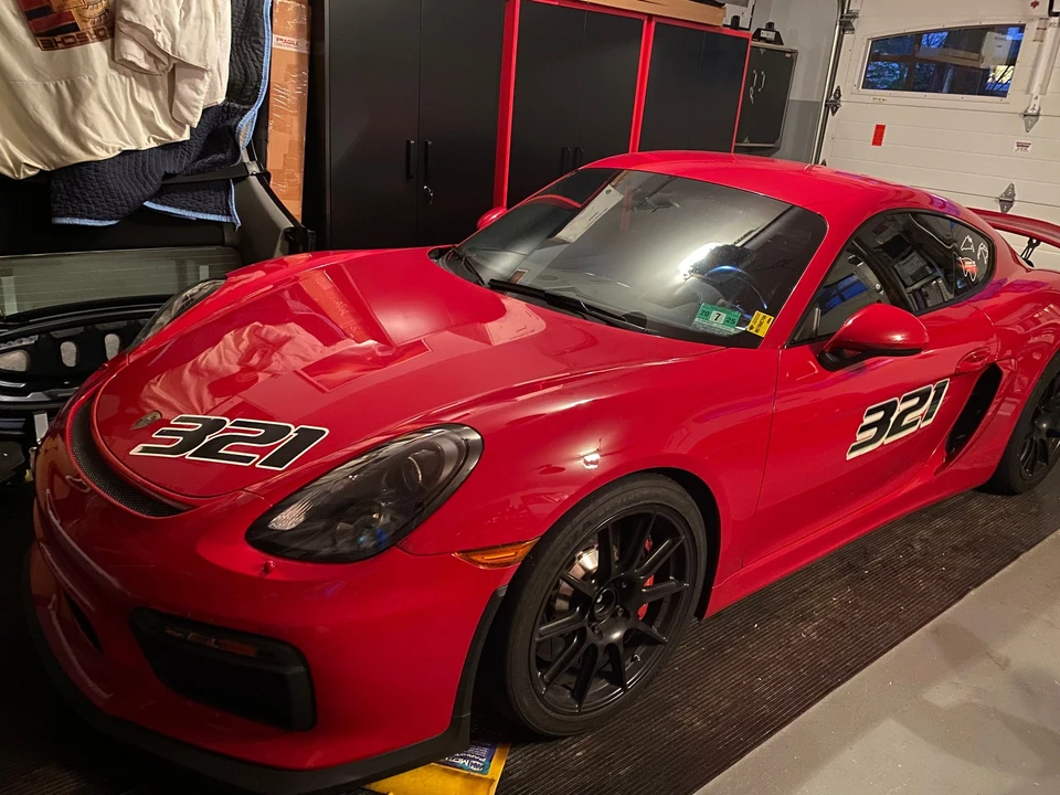 2016 Porsche 981 Cayman GT4 - Image 4 of 10