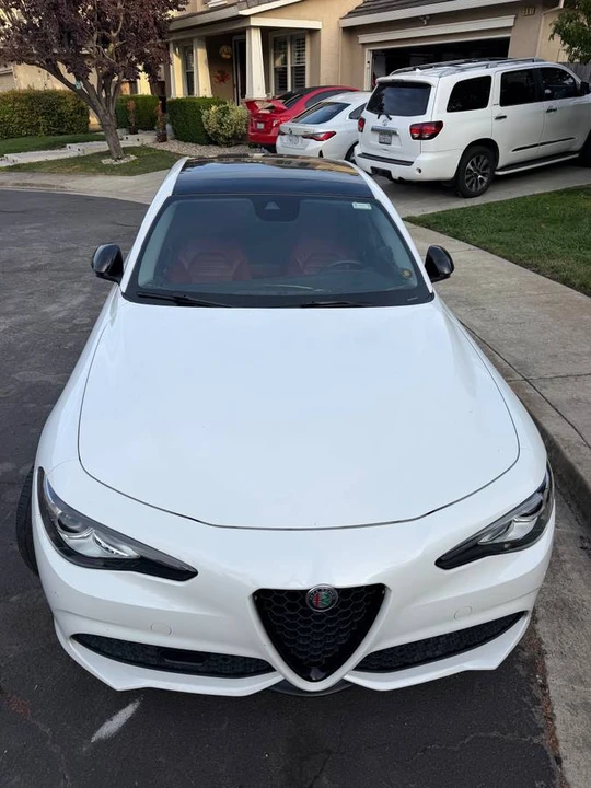 2017 Alfa Romeo Giulia - Image 20 of 23