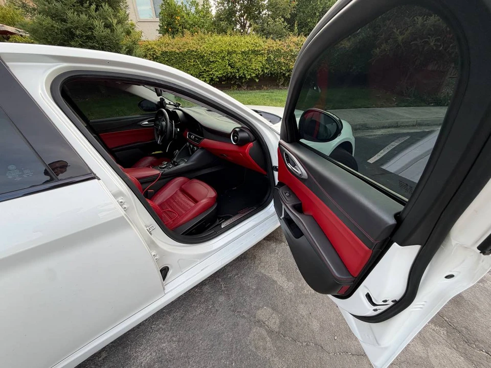 2017 Alfa Romeo Giulia - Image 3 of 23