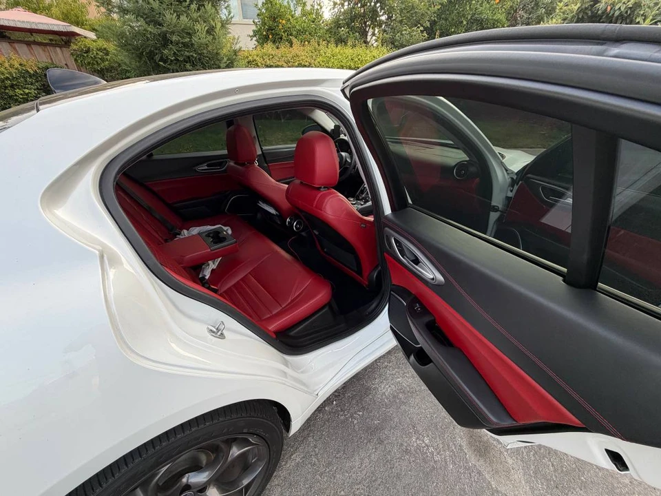 2017 Alfa Romeo Giulia - Image 2 of 23