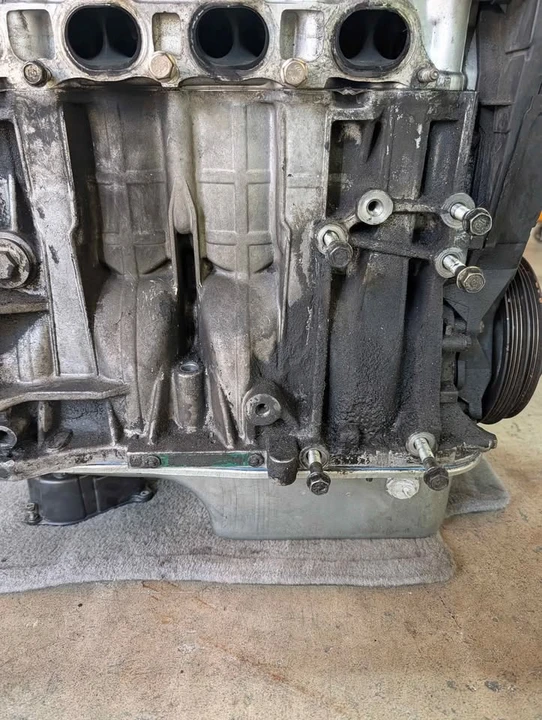 Parts & Memorabilia Engines - Image 3 of 10