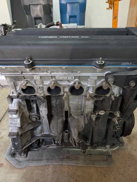 Parts & Memorabilia Engines - Image 9 of 10