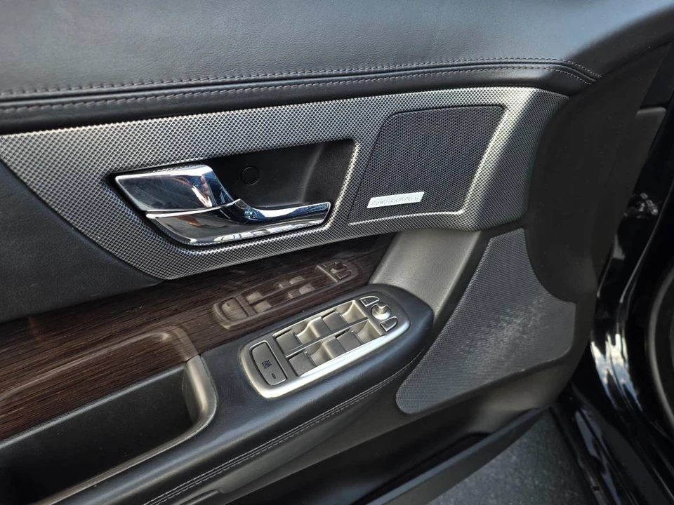 2010 Jaguar X250 XFR - Image 16 of 20