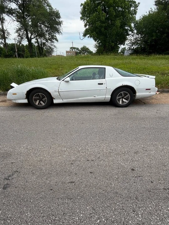 1992 Pontiac Firebird 3rd Gen - Image 2 of 3