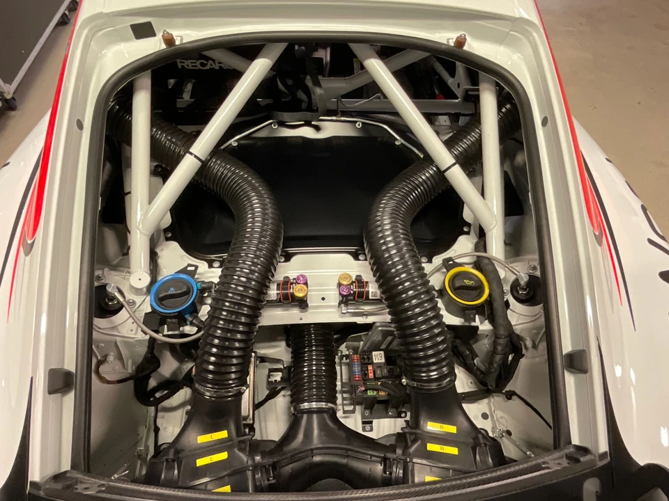 2019 Porsche 718 Cayman GT4 - Image 11 of 31