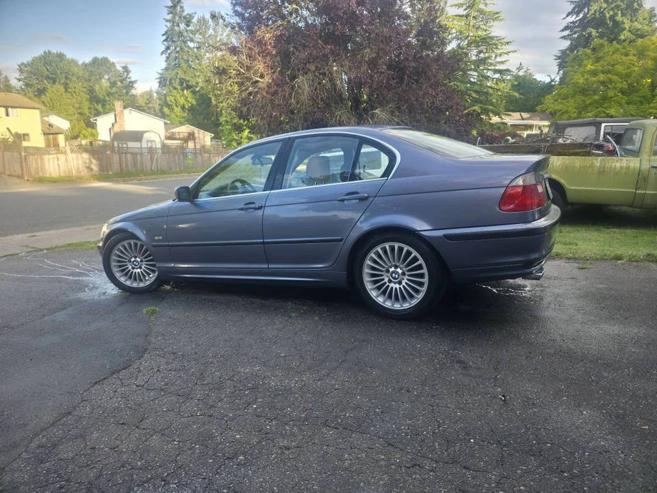 2001 BMW E46 330i & 330Ci - Image 9 of 12