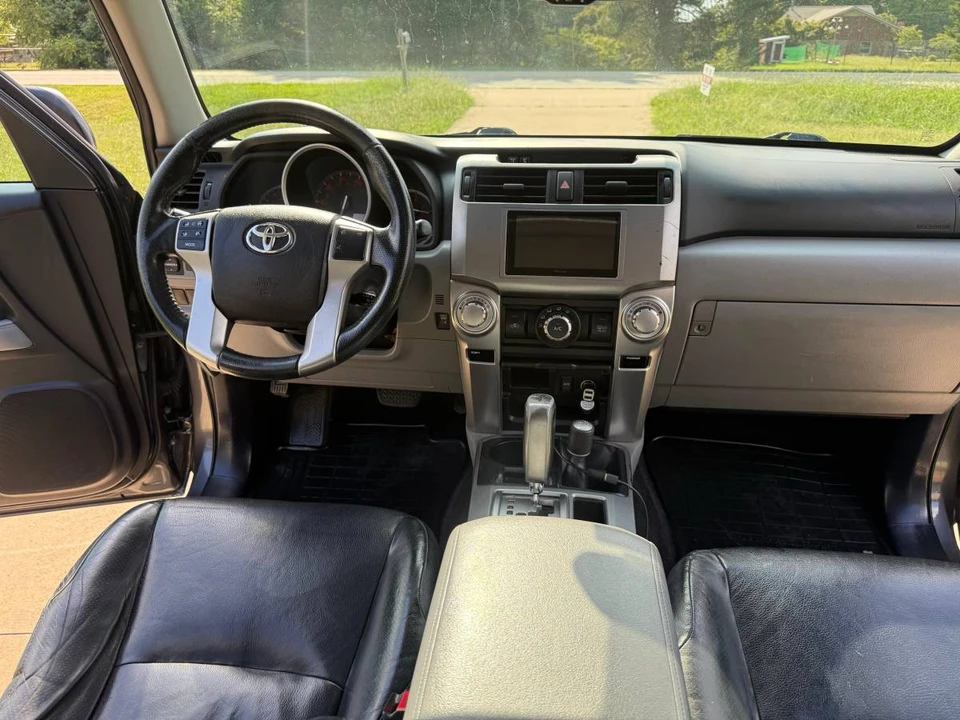 2011 Toyota 4Runner 5th Gen - Image 8 of 15