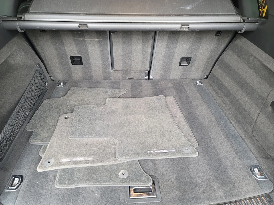 2011 Porsche 958 Cayenne - Image 2 of 27