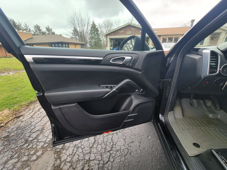 2011 Porsche 958 Cayenne - Image 9 of 27