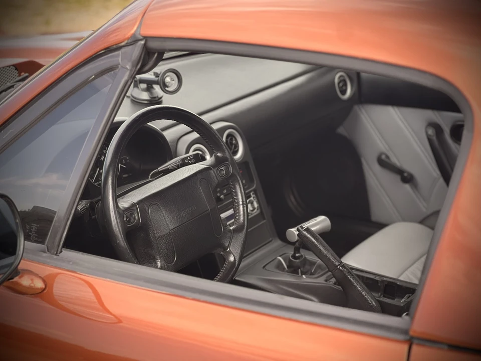 1990 Mazda NA MX-5 Miata - Image 25 of 31