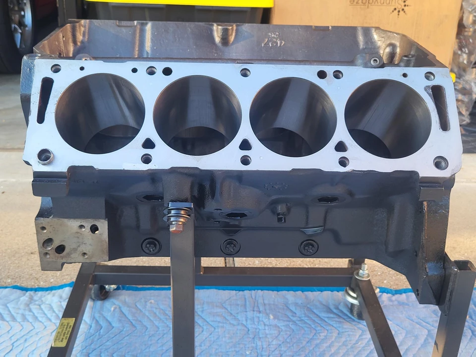 Parts & Memorabilia Engines - Image 23 of 29