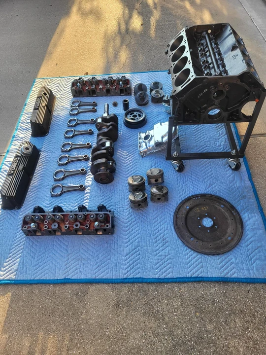 Parts & Memorabilia Engines - Image 3 of 29