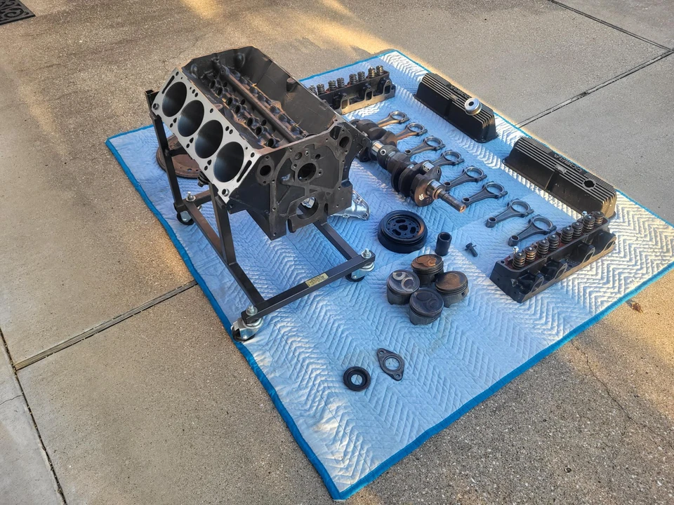 Parts & Memorabilia Engines - Image 5 of 29