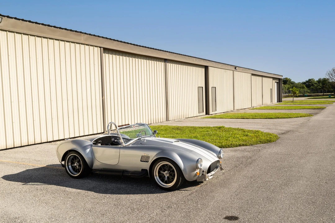 Shelby Cobra Replica - Image 29 of 31