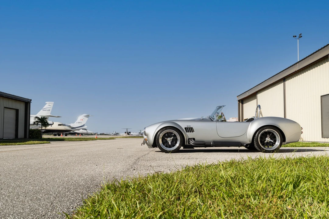 Shelby Cobra Replica - Image 8 of 31