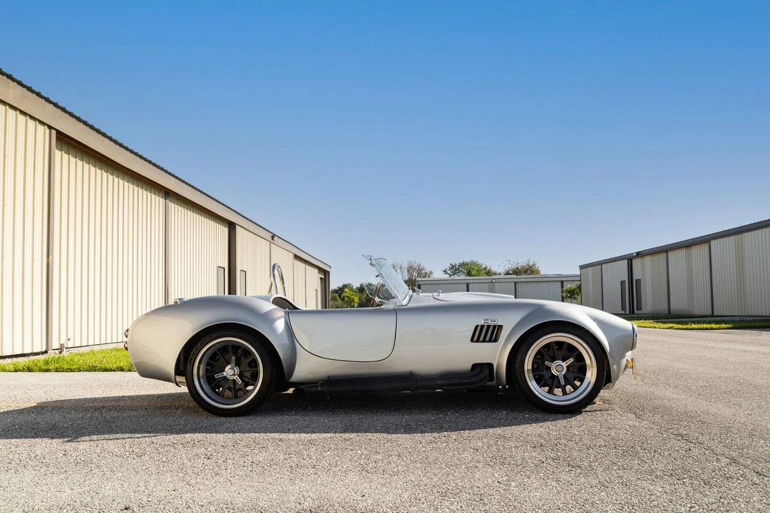 Shelby Cobra Replica - Image 27 of 31
