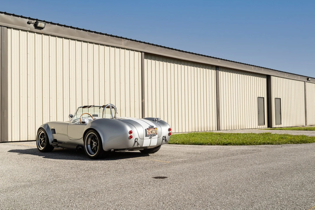 Shelby Cobra Replica - Image 15 of 31