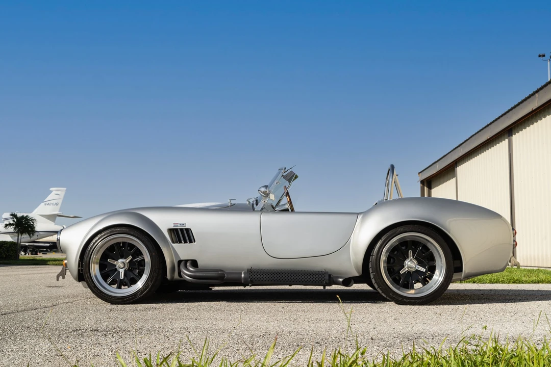 Shelby Cobra Replica - Image 4 of 31