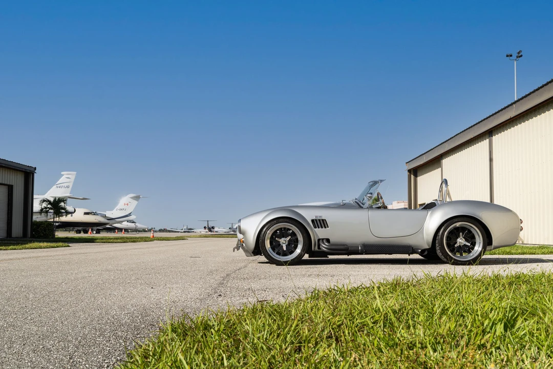 Shelby Cobra Replica - Image 9 of 31