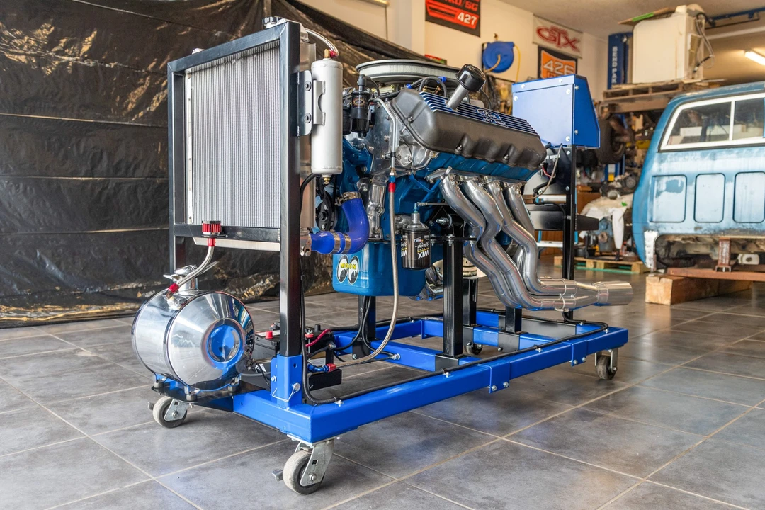 Parts & Memorabilia Engines - Image 11 of 31