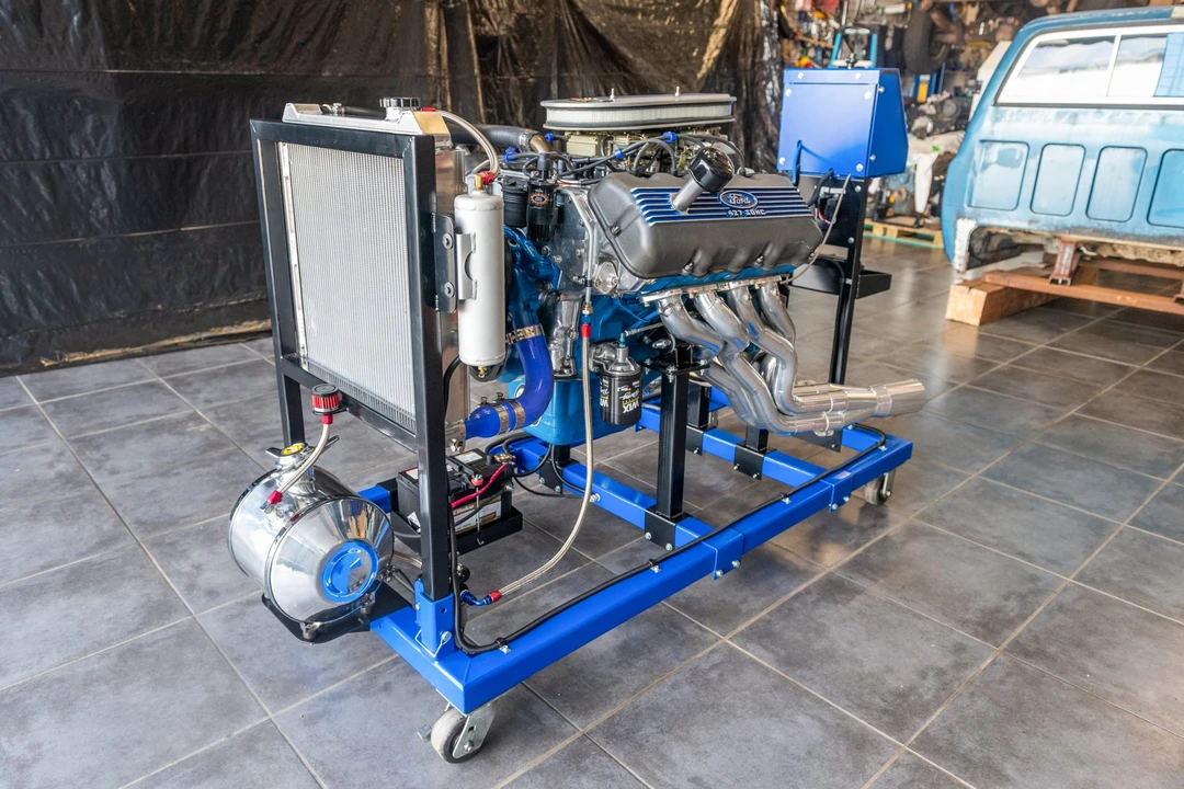 Parts & Memorabilia Engines - Image 10 of 31