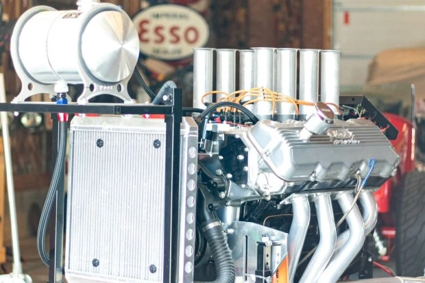 Parts & Memorabilia Engines - Image 5 of 5
