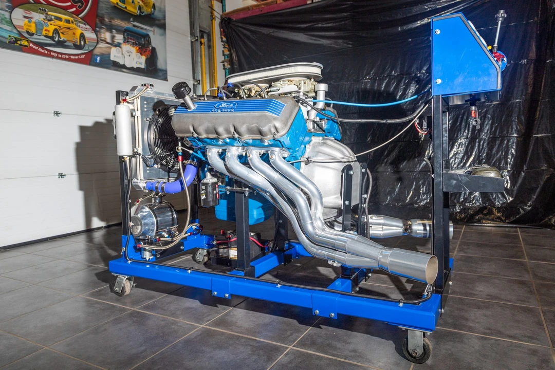 Parts & Memorabilia Engines - Image 8 of 31