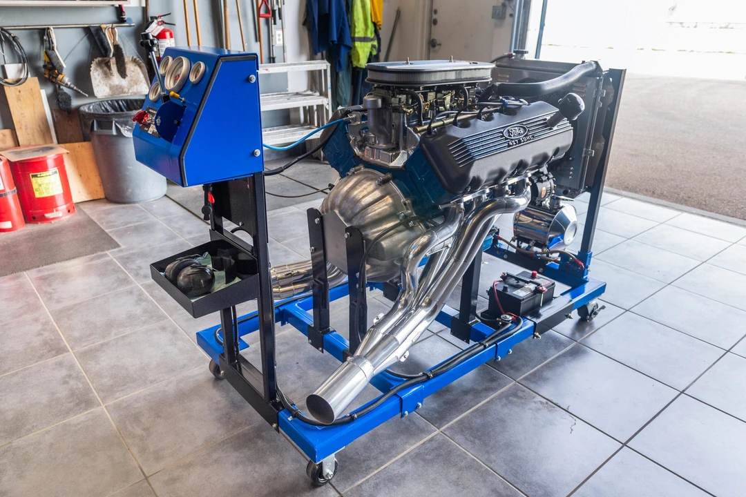 Parts & Memorabilia Engines - Image 15 of 31