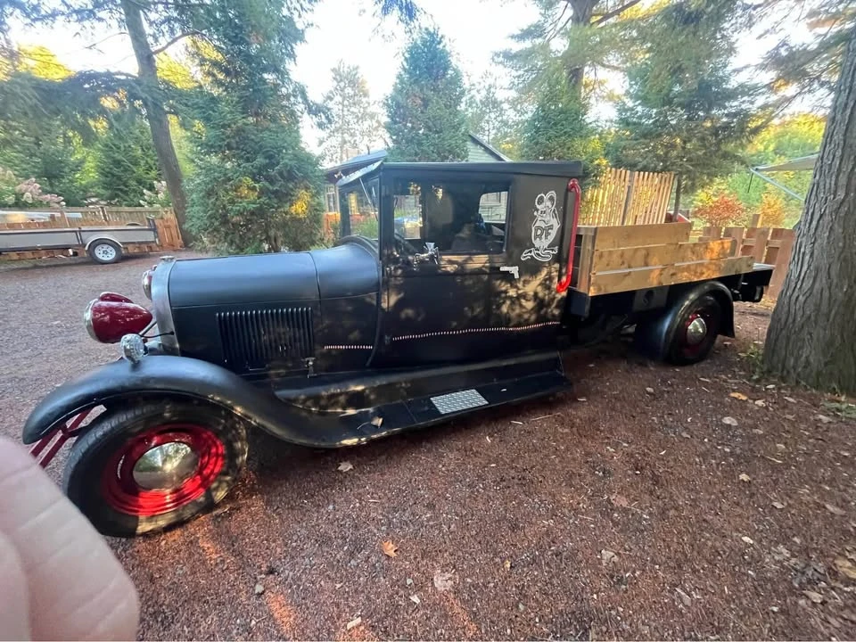 1928 Ford Model A Pickup & Model AA - Image 5 of 10