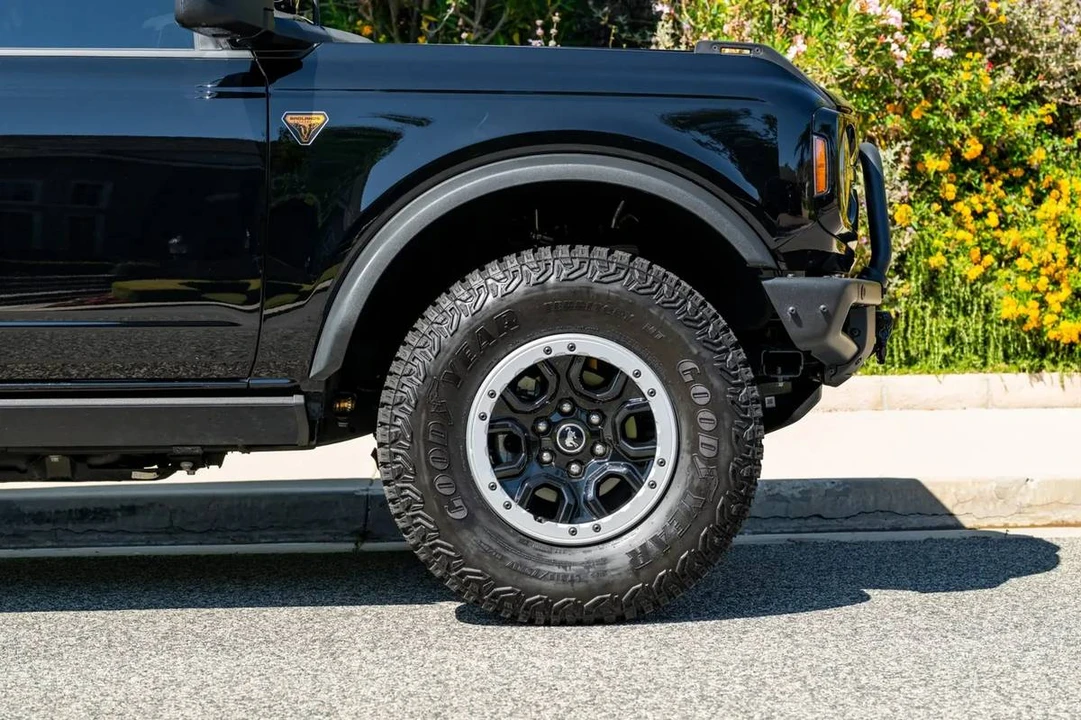 2023 Ford Bronco 6th Gen - Image 3 of 23